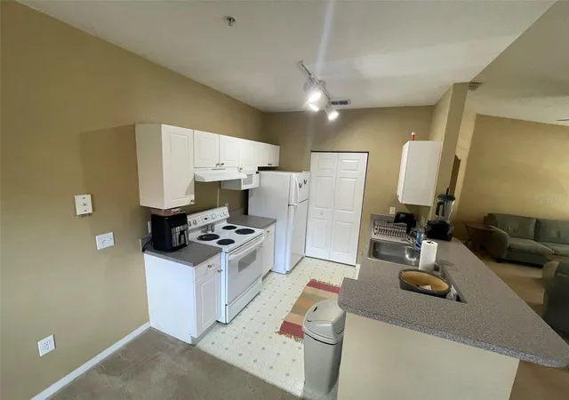 Listing Photo 5 - Condo for sale in building located at 850 Grand Regency Pt, ALTAMONTE SPRINGS, FL 32714 - Unit #200