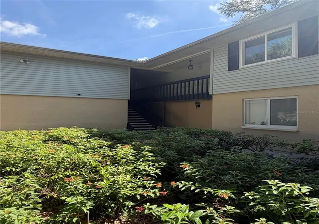 Photo 2 of Condo for sale at 233 Thorn Tree Pl, Brandon, FL 33510 | MLS# TB8533537 | Listing updated on 2026-10-16
