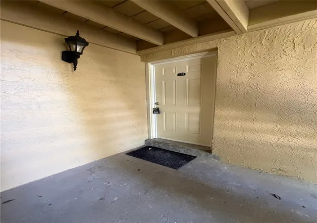 Photo 3 of Condo for sale at 233 Thorn Tree Pl, Brandon, FL 33510 | MLS# TB8533537 | Listing updated on 2026-10-16