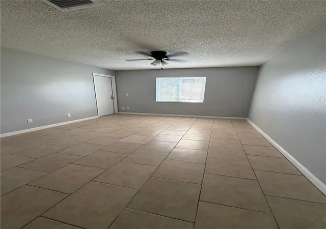Listing Photo 5 - Condo for sale in building located at 233 Thorn Tree Pl, BRANDON, FL 33510