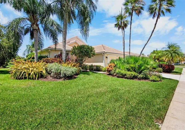 Photo 3 of Sale Pending at 4859 Sabal Lake Cir, Sarasota, FL 34238 | MLS# A4701328 | Listing updated on 2026-09-06