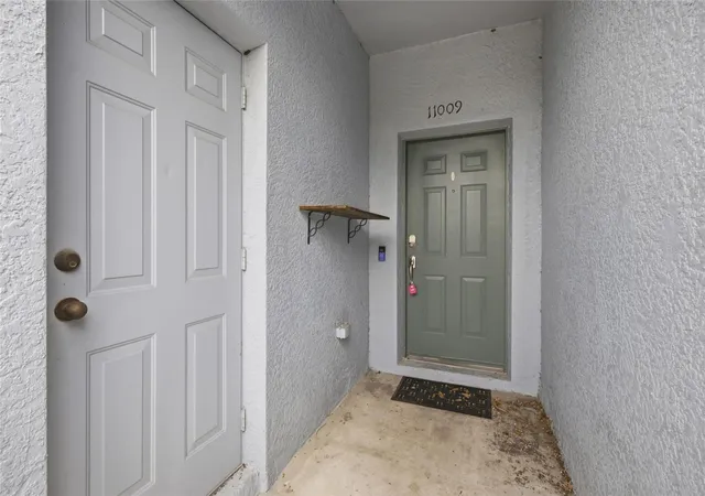 Photo 2 of Townhouse for sale at 11009 Winter Crst Dr, Riverview, FL 33569 | MLS# TB8533538 | Listing updated on 2026-08-02