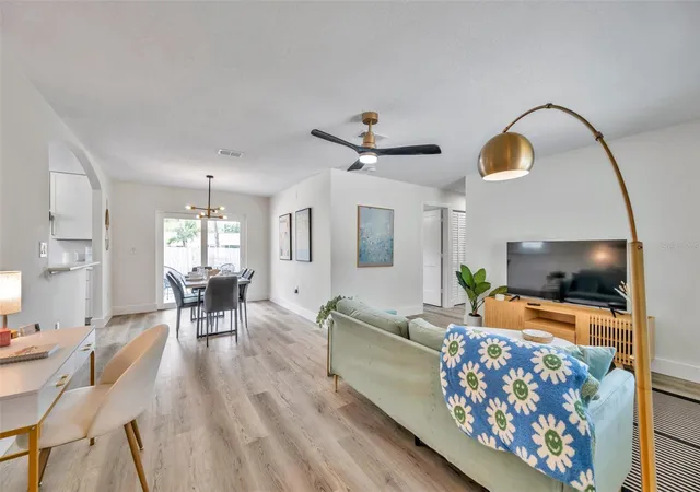 Photo 4 of Single family home for sale at 2310 Mary Sue St, Largo, FL 33774 | MLS# TB8533539 | Listing updated on 2026-09-12