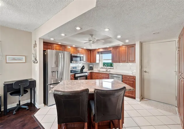 Photo 3 of Condo for sale at 4550 Cove Cir #1009, Saint Petersburg, FL 33708 | MLS# TB8533540 | Listing updated on 2026-09-24