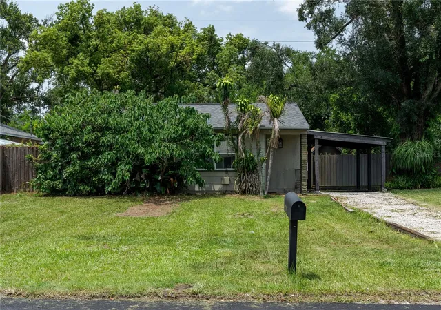 Photo 1 of Single family home for sale at 304 E Hydrangia St, Tampa, FL 33612 | MLS# TB8533545 | Listing updated on 2026-09-01
