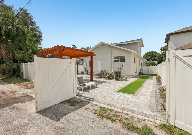 45th image of 2126 W Beach St, Tampa, FL 33607 | MLS# TB8533546