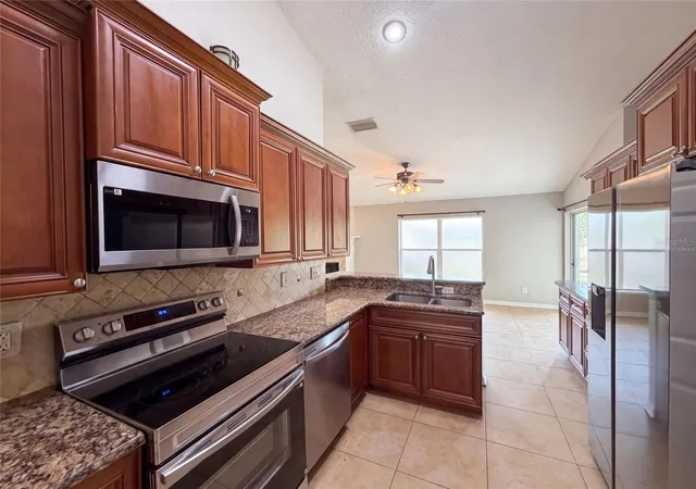Photo 2 of Single family home for sale at 17802 Jefferson St, Oakland, FL 34787 | MLS# O6428887 | Listing updated on 2026-10-10