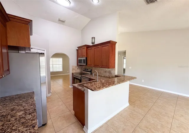 Photo 4 of Single family home for sale at 17802 Jefferson St, Oakland, FL 34787 | MLS# O6428887 | Listing updated on 2026-10-10