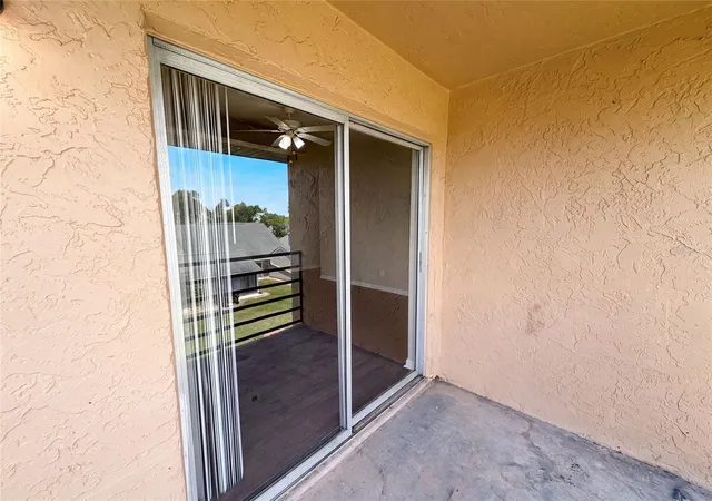 Listing Photo 5 - Condo for sale in building located at 5213 Via Hacienda Cir, Orlando, FL 32839 - Unit #307