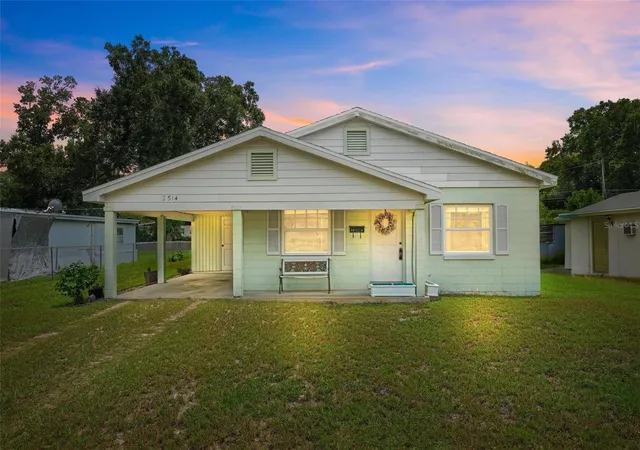 Photo 2 of Single family home for sale at 2514 Drake Dr, Orlando, FL 32810 | MLS# O6428891 | Listing updated on 2026-09-20
