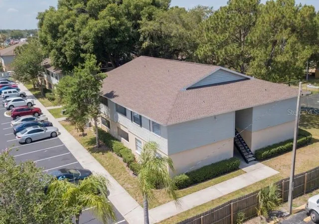 Listing Photo 4 - Condo for sale in building located at 237 Red Maple Pl, BRANDON, FL 33510