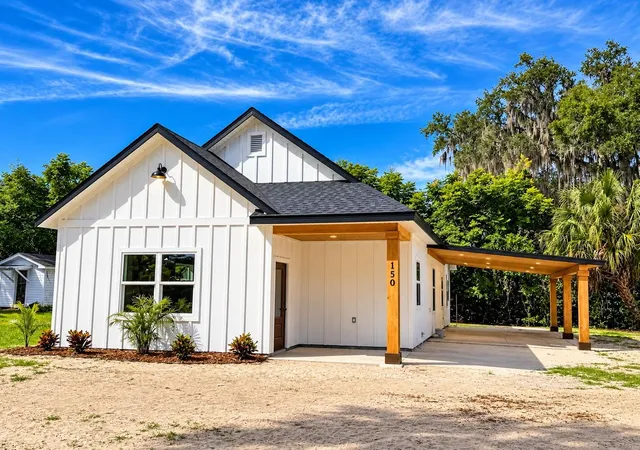 Single family home for sale at 150 NW 2nd Street, WILLISTON, FL 32696 | MLS# OM729357