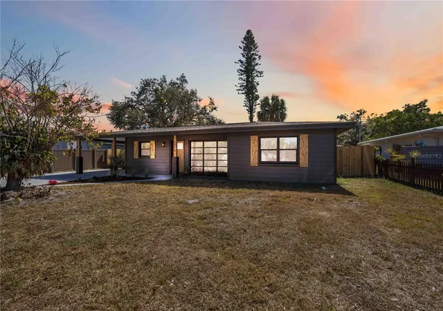 1st image of 2770 Wood St, Sarasota, FL 34237 | MLS# A4701338