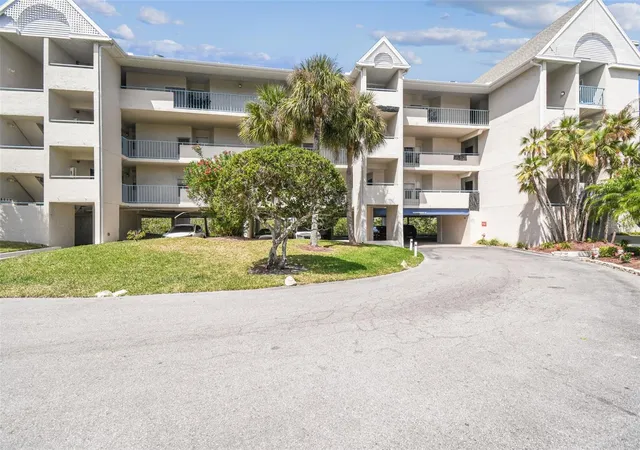 Photo 3 of Condo for sale at 5537 Sea Forest Dr #301, New Port Richey, FL 34652 | MLS# W7888055 | Listing updated on 2026-07-30