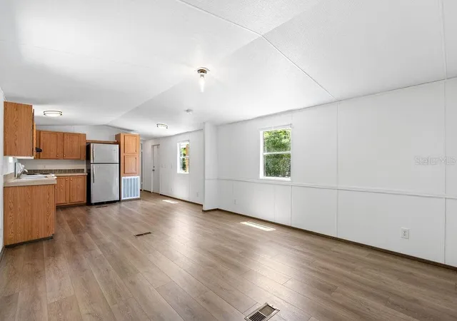 Photo 4 of Manufactured home for sale at 27133 Miller Rd, Dade City, FL 33525 | MLS# TB8533588 | Listing updated on 2026-09-23