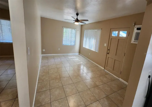 2nd image of 2226/2228 13th Ave W, Bradenton, FL 34205 | MLS# A4701351