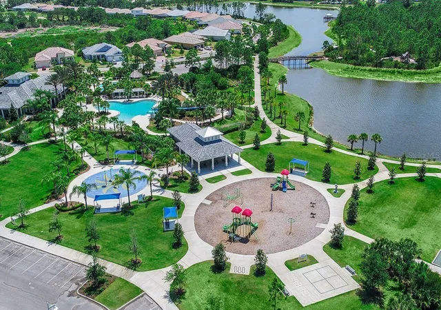 Photo 5 of Single family home for sale at 21201 Wacissa Dr, Venice, FL 34293 | MLS# A4701353 | Listing updated on 2026-08-04