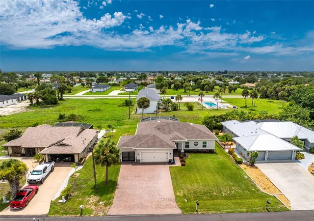 Photo 2 of Single family home for sale at 93 Mark Twain Ln, Rotonda West, FL 33947 | MLS# D6148232 | Listing updated on 2026-08-05