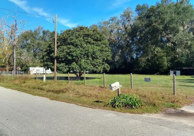 3rd image of 9895 Ne 30Th Ct, Anthony, FL 32617 | MLS# TB8533604
