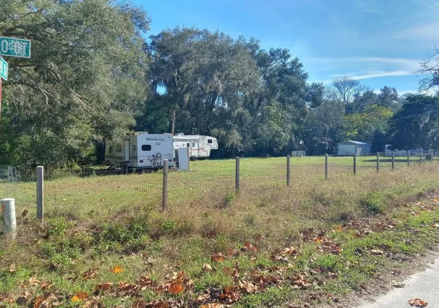 4th image of 9895 Ne 30Th Ct, Anthony, FL 32617 | MLS# TB8533604
