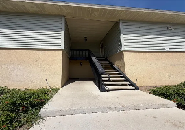 Photo 3 of Condo for sale at 502 Golden Raintree Pl, Brandon, FL 33510 | MLS# TB8533605 | Listing updated on 2026-08-12