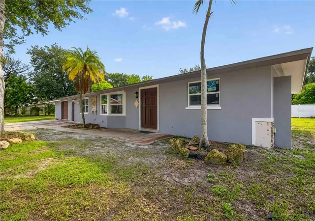 3rd image of 4734 Delmonte Ave, Sarasota, FL 34235 | MLS# A4701355