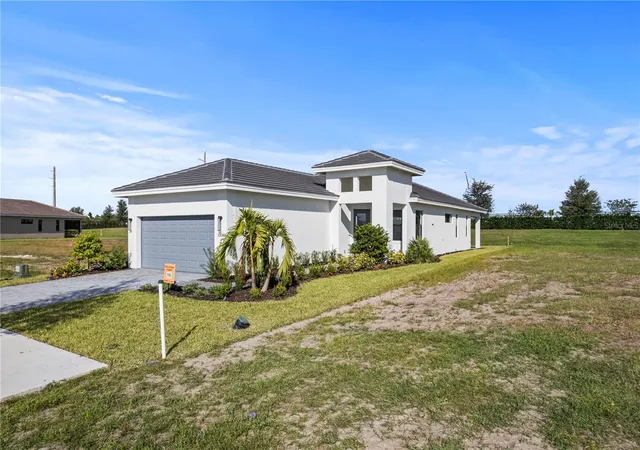 Photo 2 of Single family home for sale at 18388 Rockport Pl, Bradenton, FL 34211 | MLS# W7888057 | Listing updated on 2026-09-06