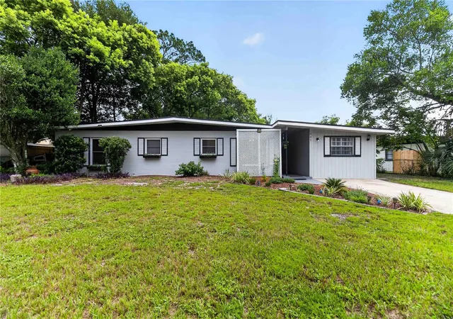 1st image of 407 S Sunland Dr, Sanford, FL 32773 | MLS# O6428958