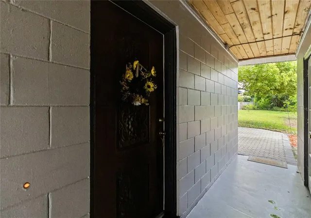 3rd image of 407 S Sunland Dr, Sanford, FL 32773 | MLS# O6428958
