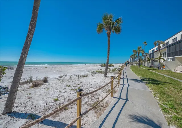 2nd image of 2089 Gulf Of Mexico Dr, Longboat Key, FL 34228