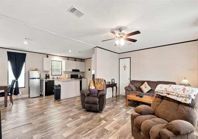 Photo 3 of Manufactured home for sale at 6988 N Palmer Way, Hernando, FL 34442 | MLS# W7888058 | Listing updated on 2026-08-20