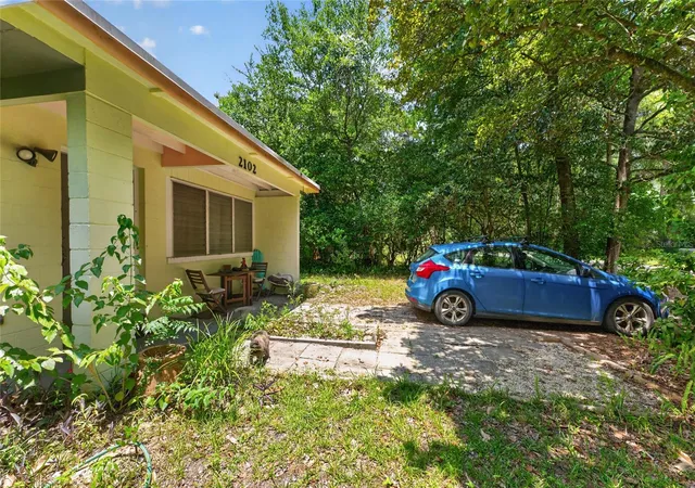 Photo 3 of Single family home for sale at 2102 Ne 8th Street, Gainesville, FL 32609 | MLS# GC542305 | Listing updated on 2026-08-24