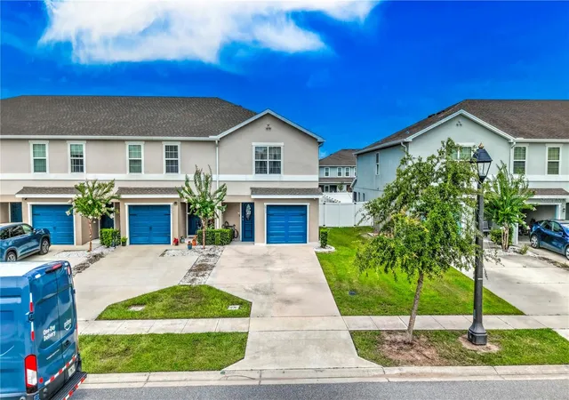 Photo 3 of Townhouse for sale at 2933 Fieldwood Cir, Saint Cloud, FL 34772 | MLS# S5154577 | Listing updated on 2026-08-12