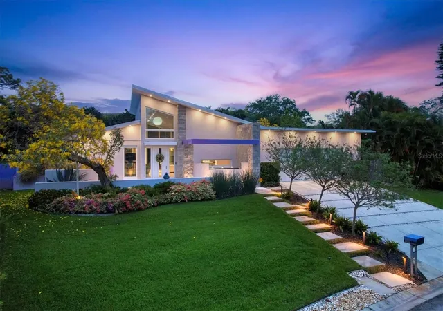 Photo 1 of Single family home for sale at 1556 Eastbrook Dr, Sarasota, FL 34231 | MLS# A4701375 | Listing updated on 2026-08-26