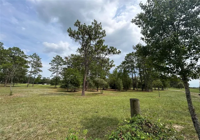Photo 17 of Manufactured home for sale at 14050 Se 10th Street, Williston, FL 32696 | MLS# OM729378 | Listing updated on 2026-07-29
