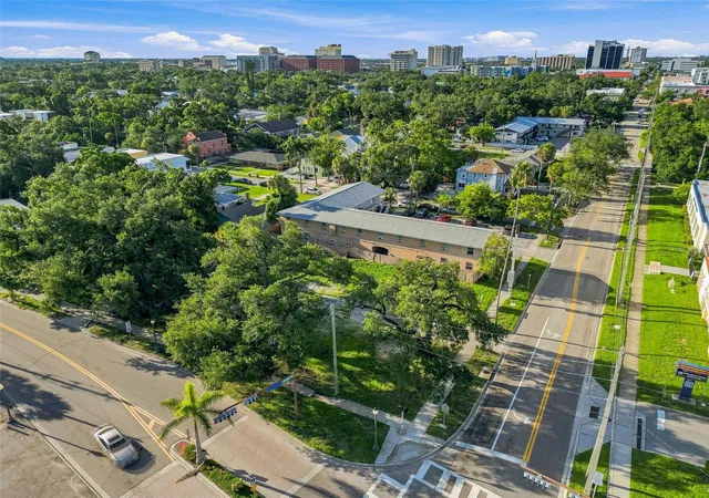 21st image of 918 Orange Ave, Sarasota, FL 34236 | MLS# A4701380