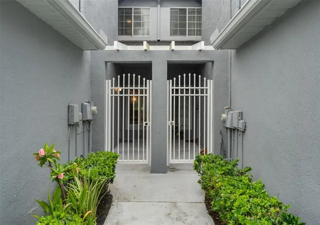 Photo 3 of Townhouse for sale at 18105 Nassau Point Dr, Tampa, FL 33647 | MLS# TB8533695 | Listing updated on 2026-08-30