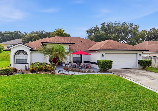 Photo 2 of Single family home for sale at 1331 Countryridge Pl, Orlando, FL 32835 | MLS# O6429004 | Listing updated on 2026-08-12