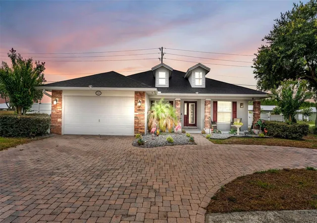 1st image of 104 Bentley Oaks Blvd, Auburndale, FL 33823 | MLS# L4963882