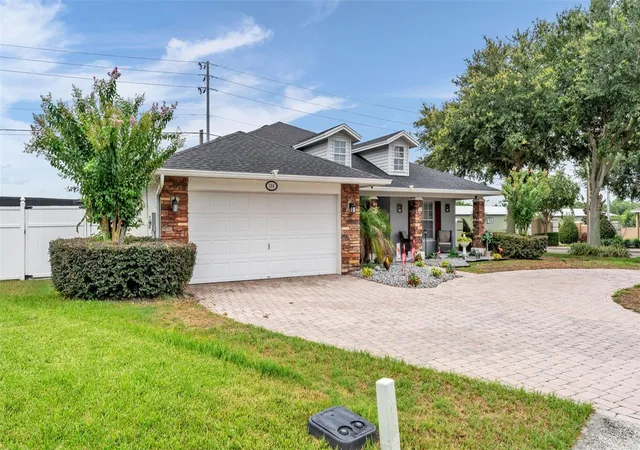 3rd image of 104 Bentley Oaks Blvd, Auburndale, FL 33823 | MLS# L4963882