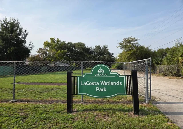 Photo 21 of Townhouse for sale at 5860 La Costa Dr, Orlando, FL 32807 | MLS# O6429026 | Listing updated on 2026-08-25