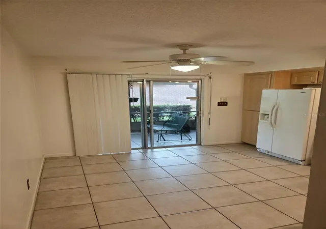 Photo 4 of Townhouse for sale at 5860 La Costa Dr, Orlando, FL 32807 | MLS# O6429026 | Listing updated on 2026-10-08