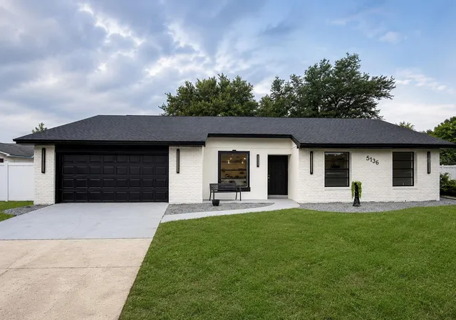 Photo 3 of Single family home for sale at 5136 Nadine St, Orlando, FL 32807 | MLS# O6429027 | Listing updated on 2026-09-14