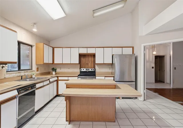 3rd image of 2939 Danforth Dr, Orlando, FL 32818 | MLS# O6429031