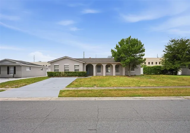 2nd image of 4 Carriage Hill Cir, Casselberry, FL 32707 | MLS# O6429040