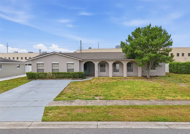 4th image of 4 Carriage Hill Cir, Casselberry, FL 32707 | MLS# O6429040