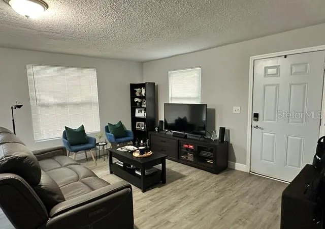 Photo 3 of Sale Pending at 438 S Hudson St, Orlando, FL 32835 | MLS# S5154604 | Listing updated on 2026-08-27