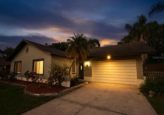 4th image of 1583 Redwood Ave, Dunedin, FL 34698 | MLS# TB8533750