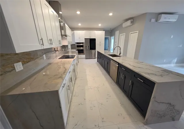 Photo 3 of Single family home for sale at 1911 W Amelia St, Orlando, FL 32805 | MLS# O6429066 | Listing updated on 2026-10-10
