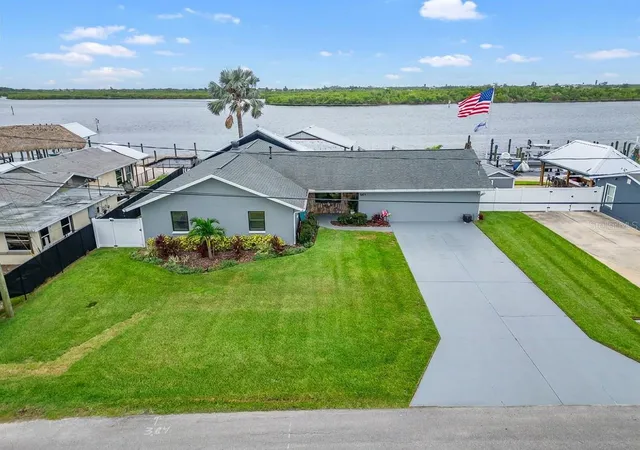 Photo 1 of Single family home for sale at 3422 W Shell Point Rd, Ruskin, FL 33570 | MLS# TB8533780 | Listing updated on 2026-09-28
